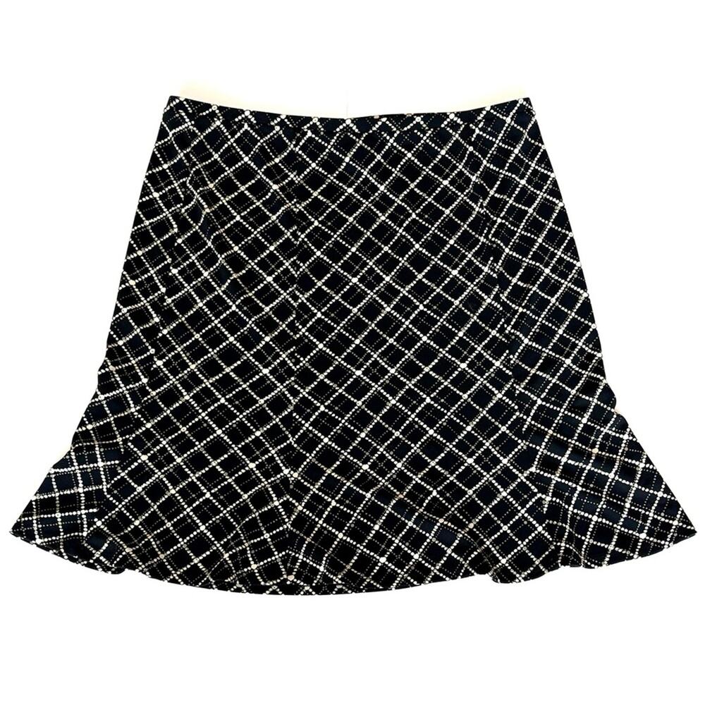 Express Woman’s Size M Black and White A-Line Skirt